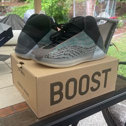 Adidas Yeezy Quantum QNTM Teal Blue Size 9