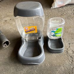 Pets Food Feed Container 