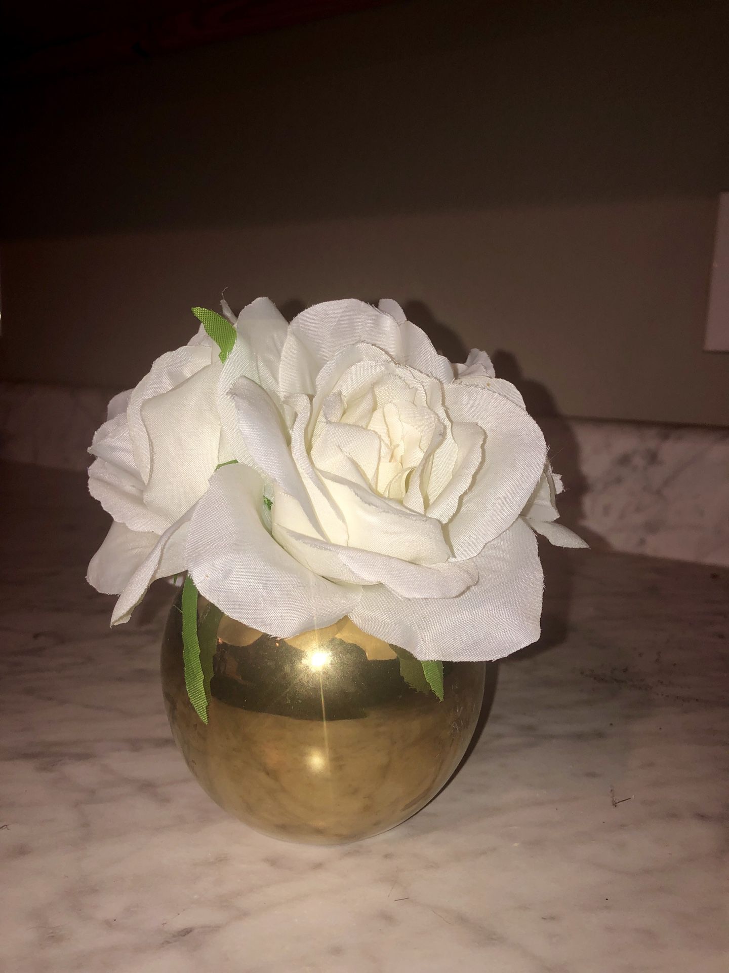 Gold vase, white flowers Room Decor