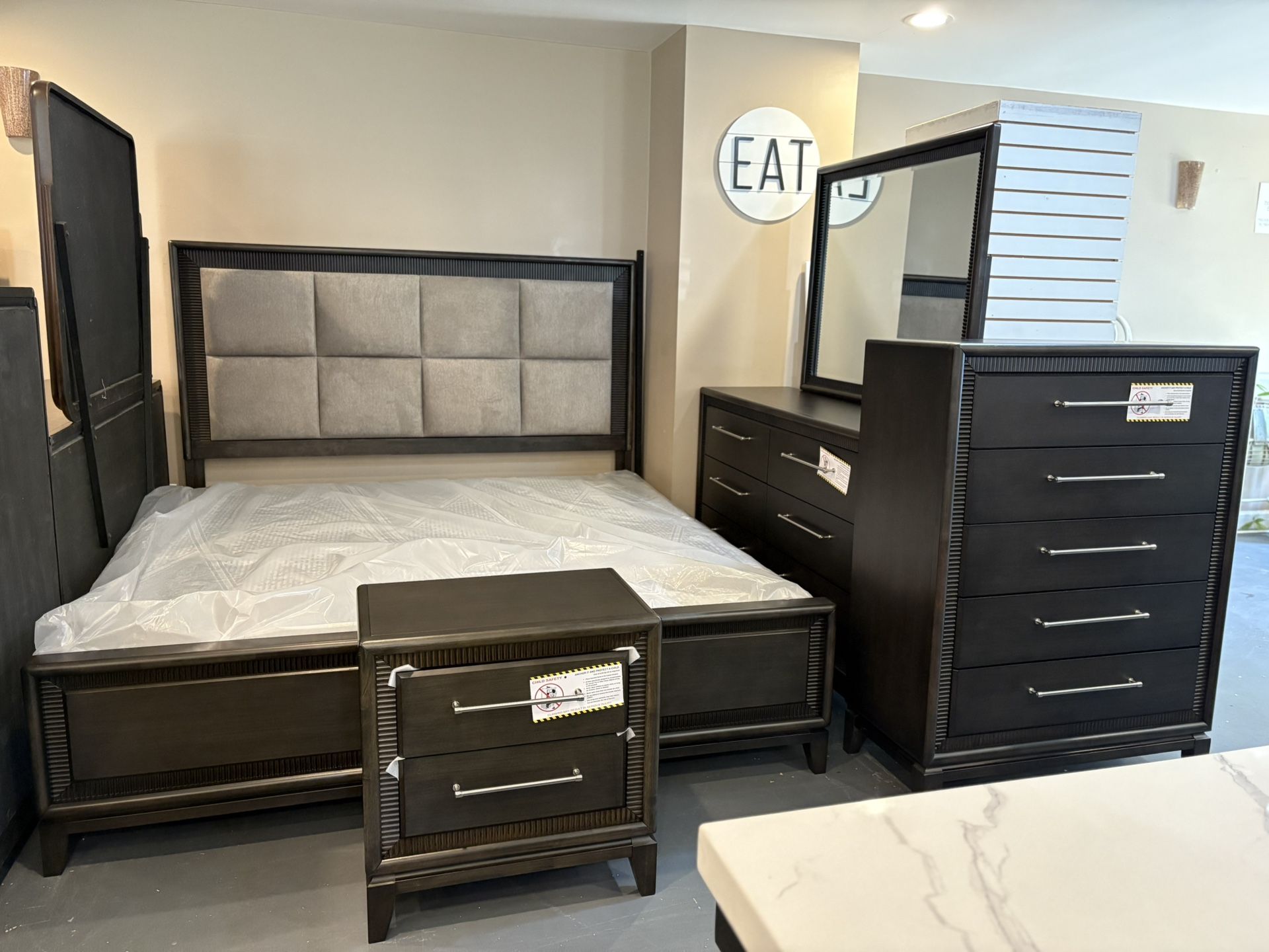 New King Bedroom Set