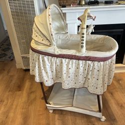Baby Bassinet 👶🏻🍼