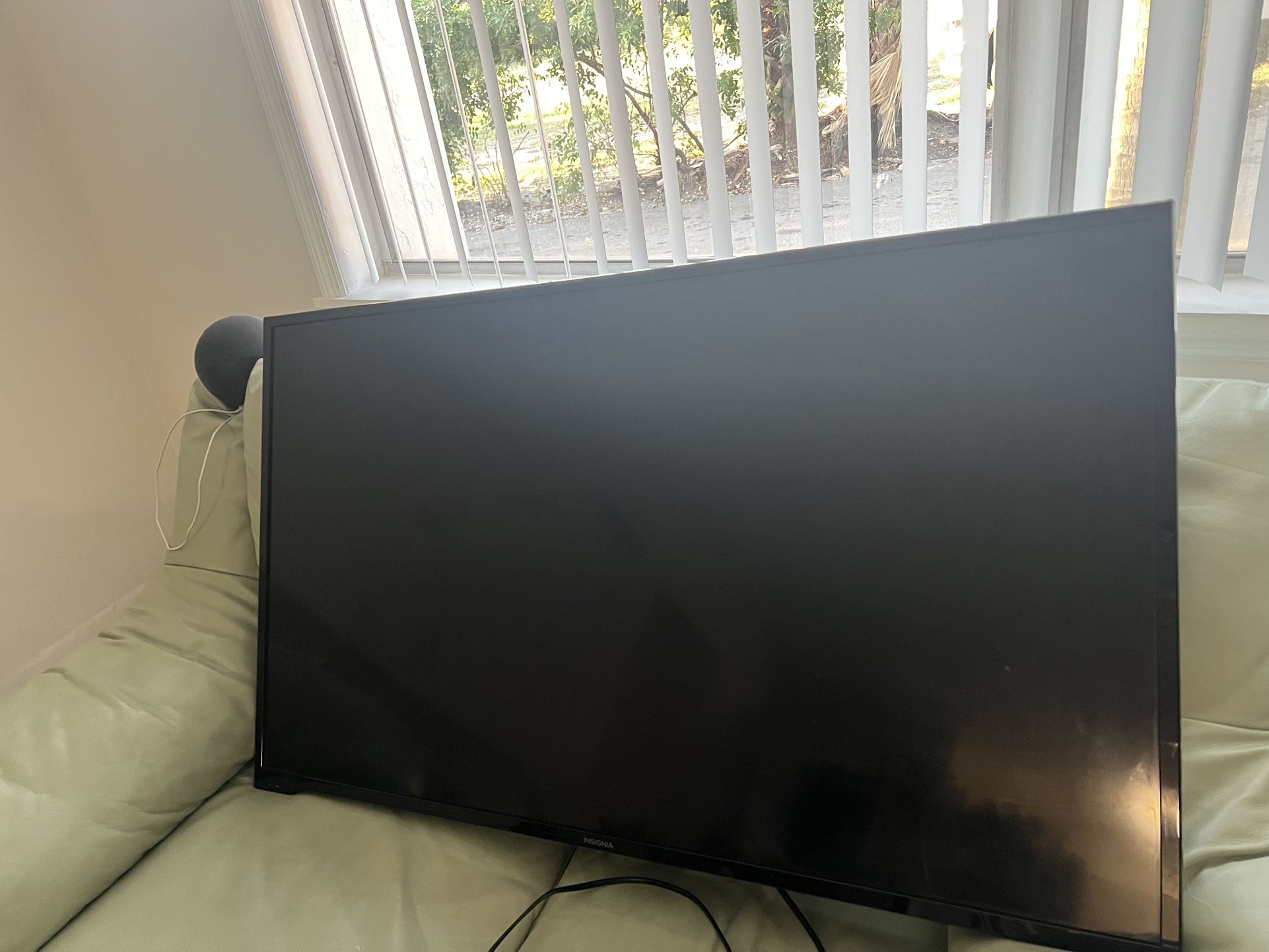 INSIGNIA TV 50" Class LED 1080p