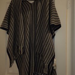 Beautiful Womens Black And Cream Shawl Os