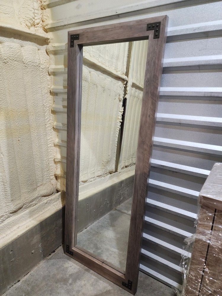 Full-Length Mirror – 70” x 27”