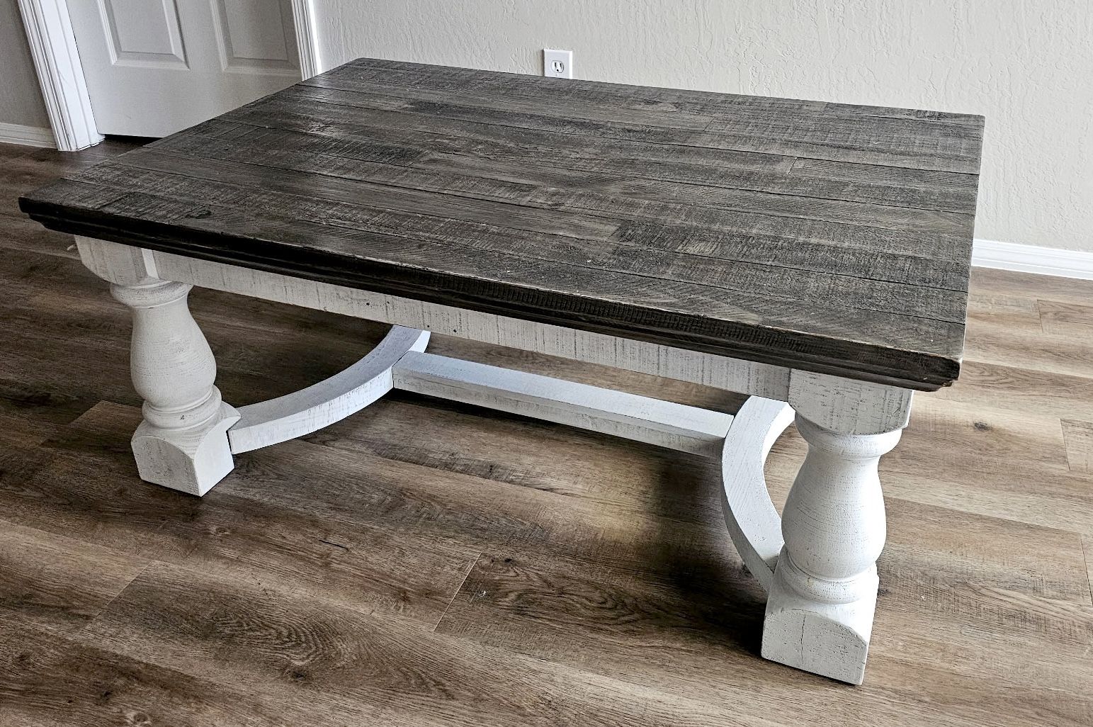 Ashley Furniture Havalance Rustic Farmhouse Coffee Table (Weathered Gray & White)