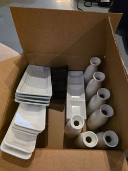 Japanese Restaurant Dinnerware / Sake Bottle Set - New
