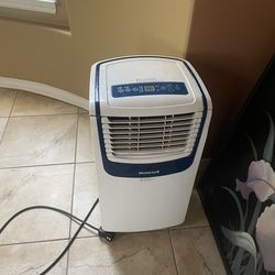 Honeywell MO10CESWB Compact Air Conditioner, 10,000 BTU Cooling, With Dehumidifier & Fan (White/Blue)