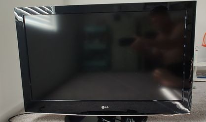 40" LG Flat Screen TV