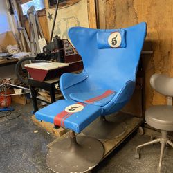 vintage egg chair that has recently been reupholstered in blue leather. The chair is an excellent condition. Perfect for a mid century, modern living 