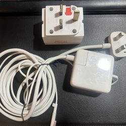 Apple MagSafe 45W Power Adapter (**UK-style 3-prong) for MacBook - White (A1374)