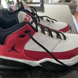 Jordan Is Max Aura Sneakers