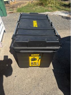 Dewalt mobile storage