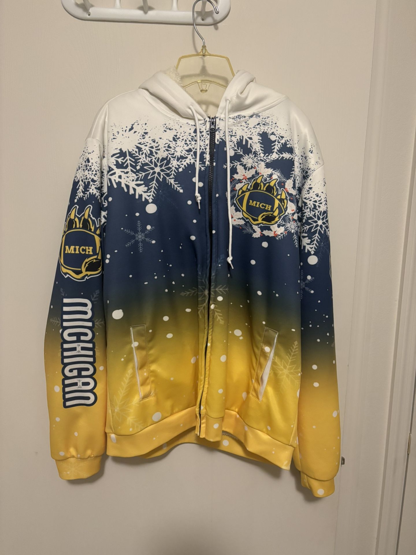 Michigan Zip Up Size Xl New
