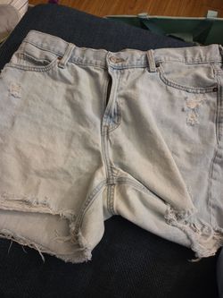 Old Navy ripped jean shorts size 14