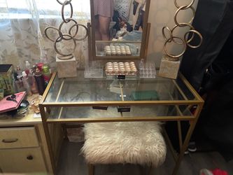 Moving sale