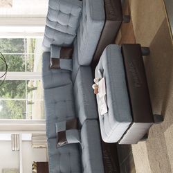 Sectional With Ottoman Reversible /// Financing Available 