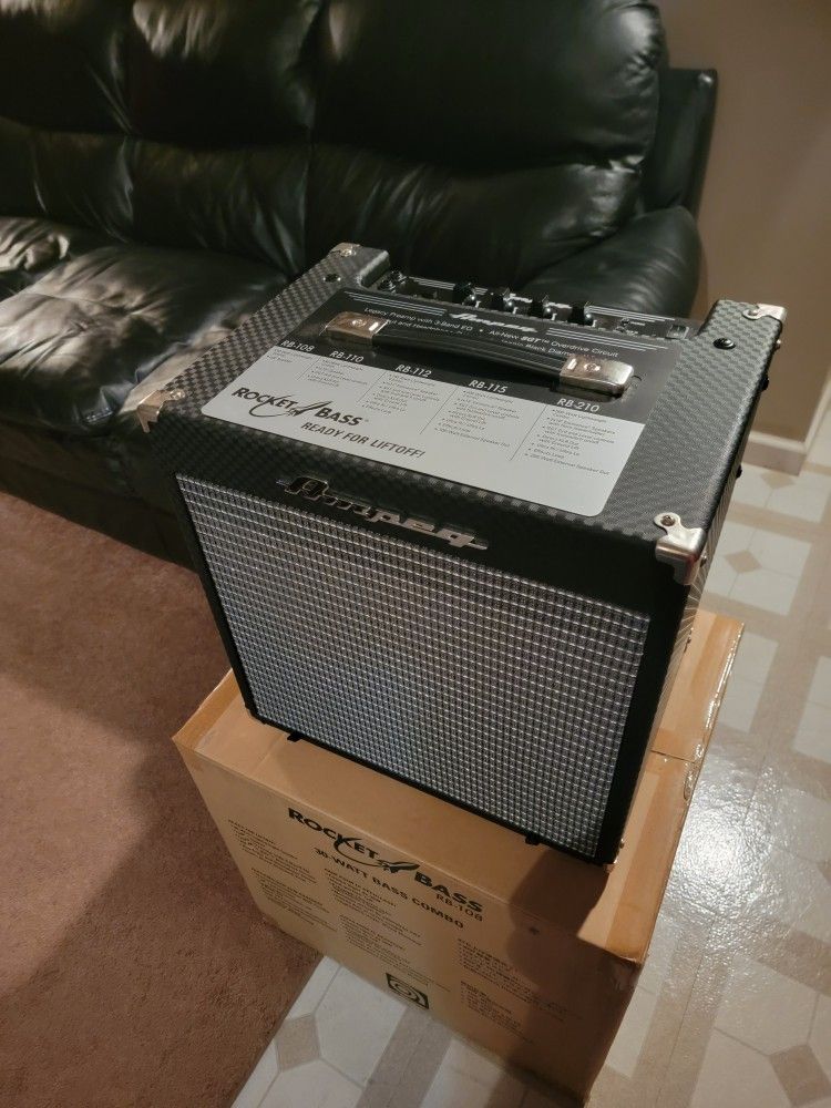 AMPEG ROCKET BASS RB-108 BASS COMBO AMP (NEW)