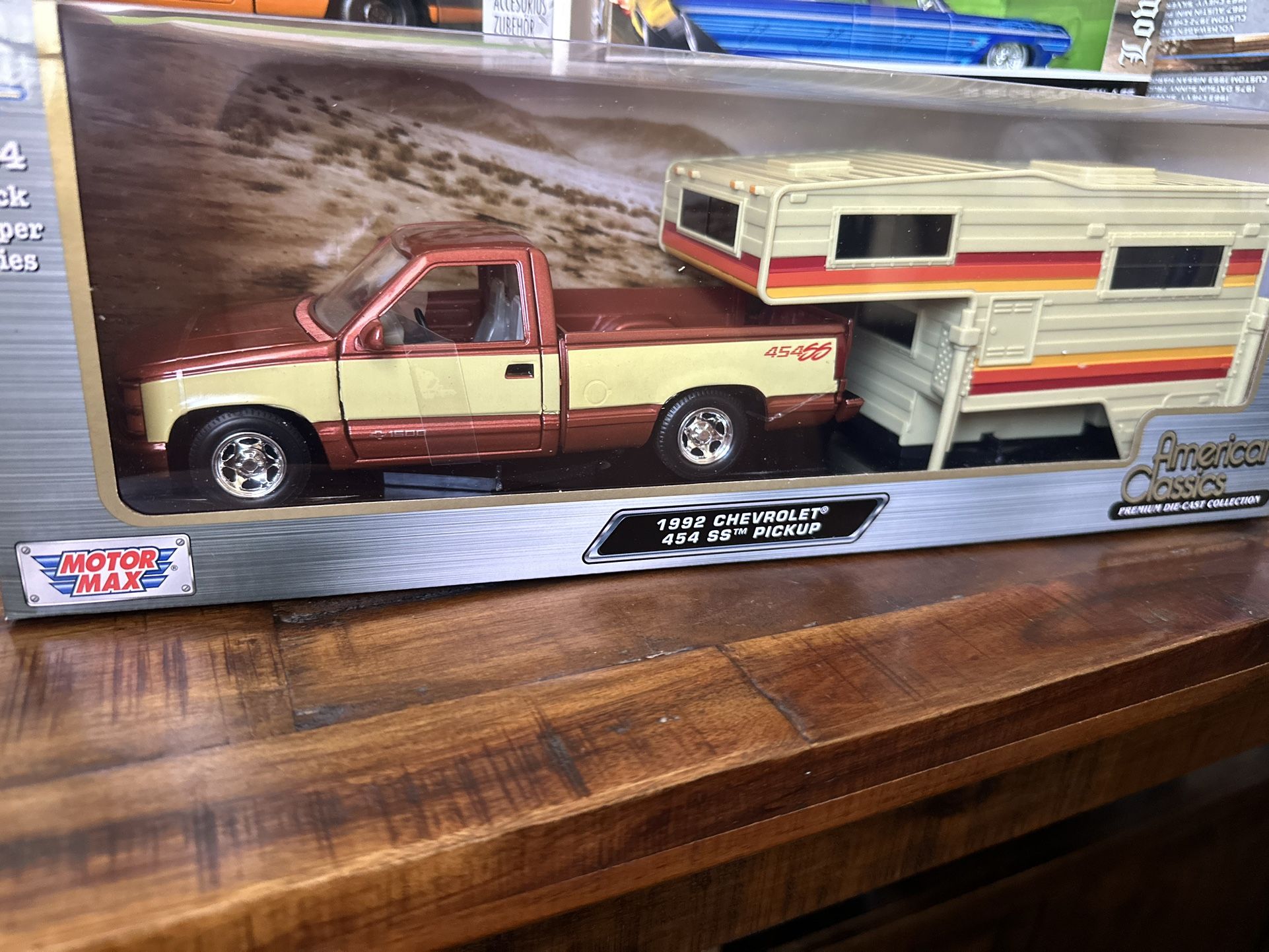 MOTORMAX 92 CHEVY 454 SS PICKUP CAMPER SERIES