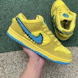 NIKE x Grateful Dead SB Dunk