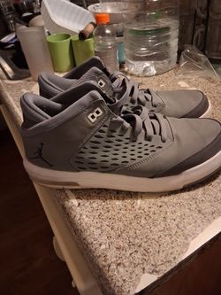 Air Jordan shoes used 9.5