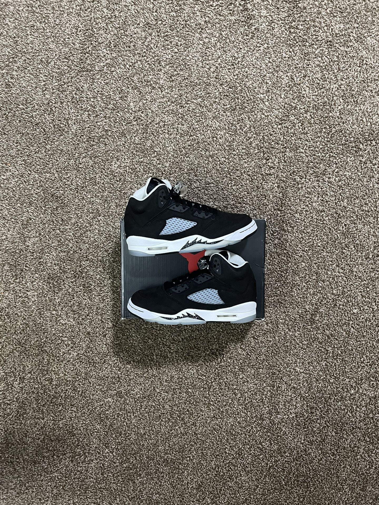 Jordan 4 Moonlight Size 5Y