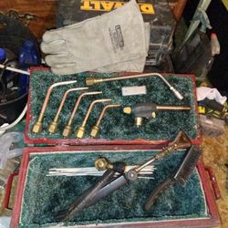 All Victor . Set Of (5)    + Rosebud +Heattip + Tip Cleaner + Wire Brush + Heat Gun + Brazing Rod + Carrying Case + Lincoln Welding Gloves