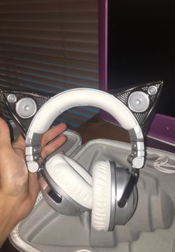 Brookstone Ariana Grande Limited Edition Cat Headphones