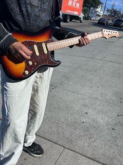 2026 HSS Jet JS-400 with locking tuners and upgrades