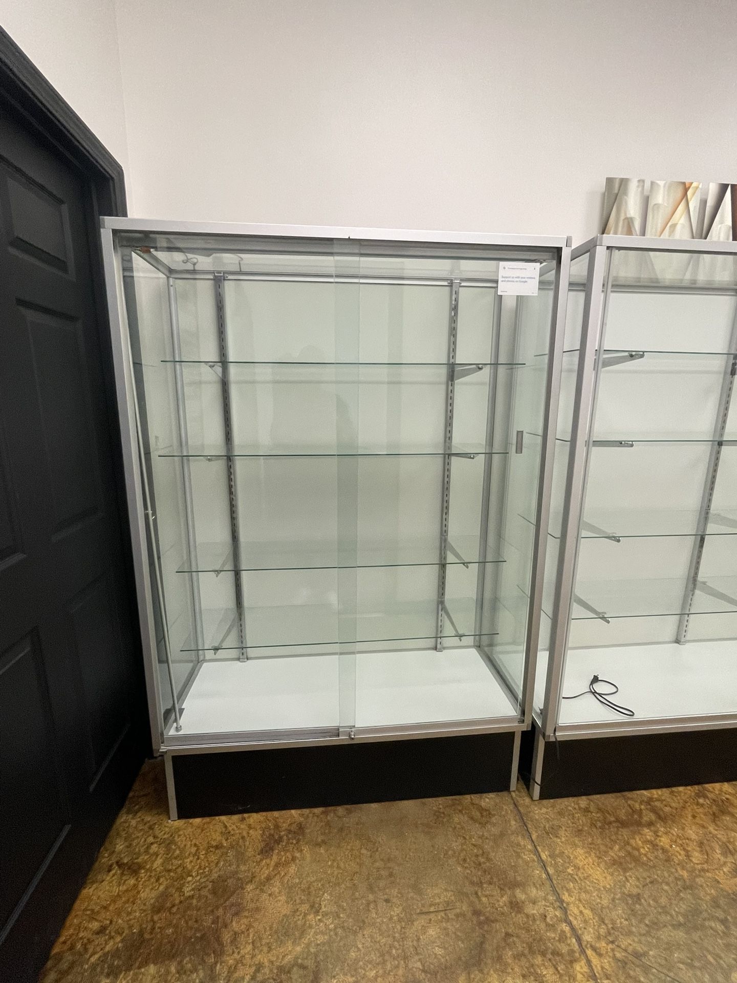 Retail Glass Tower Showcases Full Set