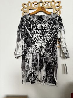 Women’s Black/White Top - New - Size S