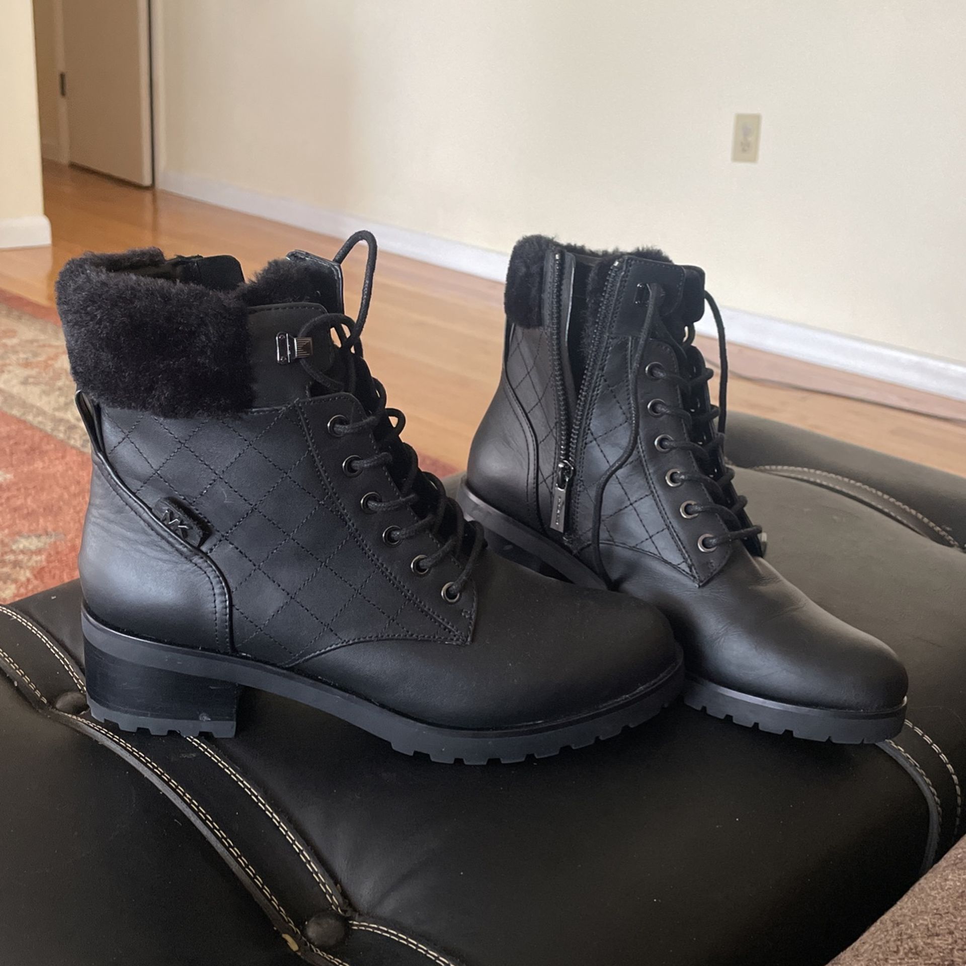 Michael Kors Winter Boots, 7.5 Sale in KY - OfferUp