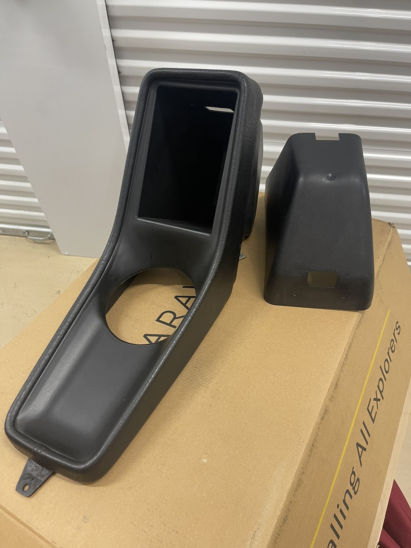Porsche 911 Center Console - Black
