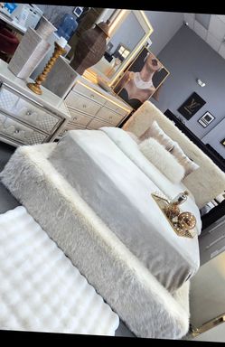 ✨️ King, Cal King, Queen Bed Frame ✨️ Furniture Sectionals, Bedrooms, Dining Avail