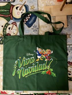 Disneyland Magic Key ✨🏰🎄 Christmas Tote 2023 - $10