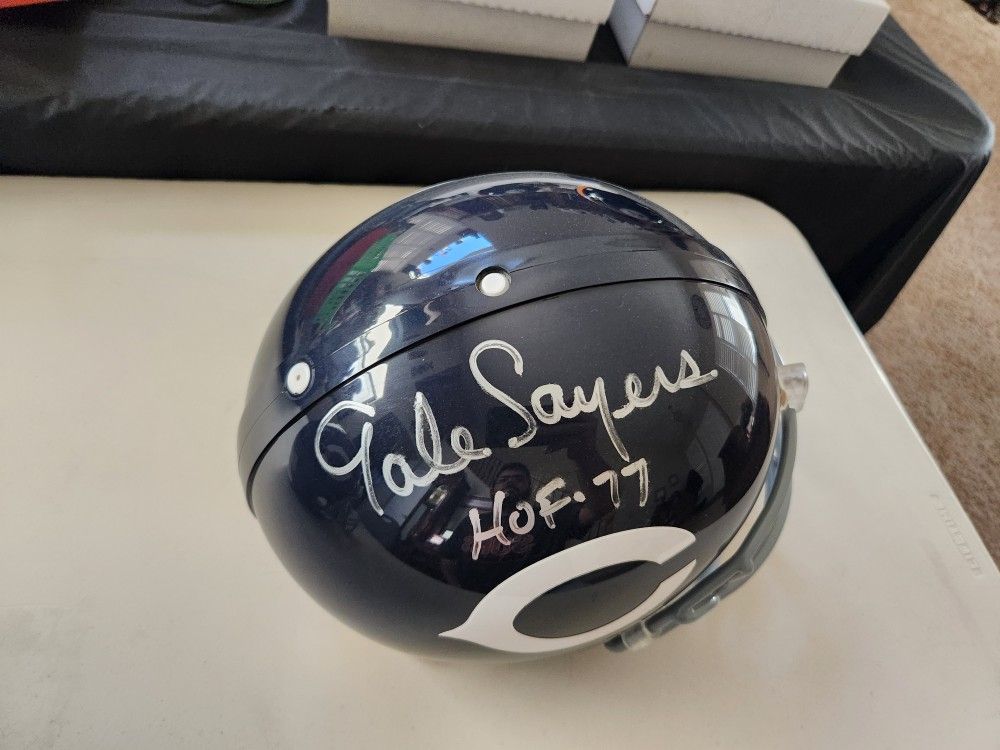 Gale Sayers Signed Helmet Hall Of Fame 1977