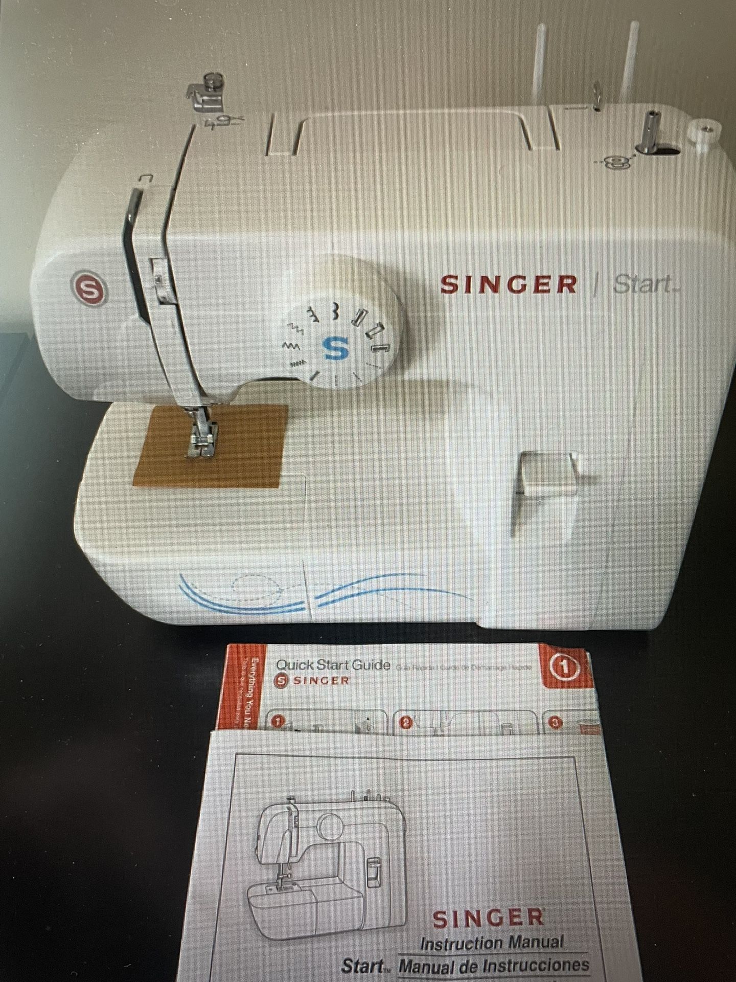 Singer Sewing Machine w/Case