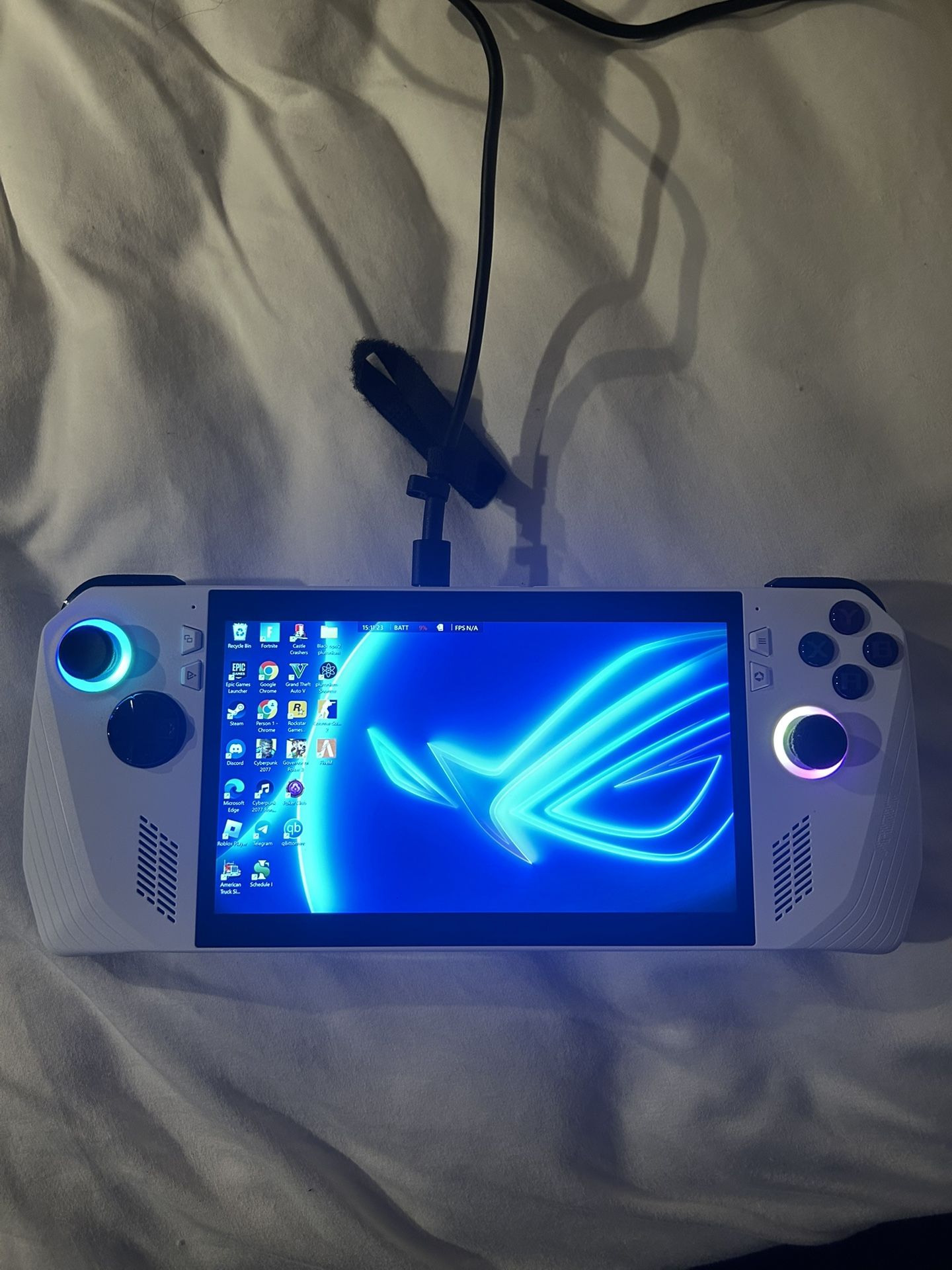 ASUS - ROG Ally 7" 120Hz FHD 1080p Gaming Handheld - AMD Ryzen Z1 Extreme Processor - 512GB - White