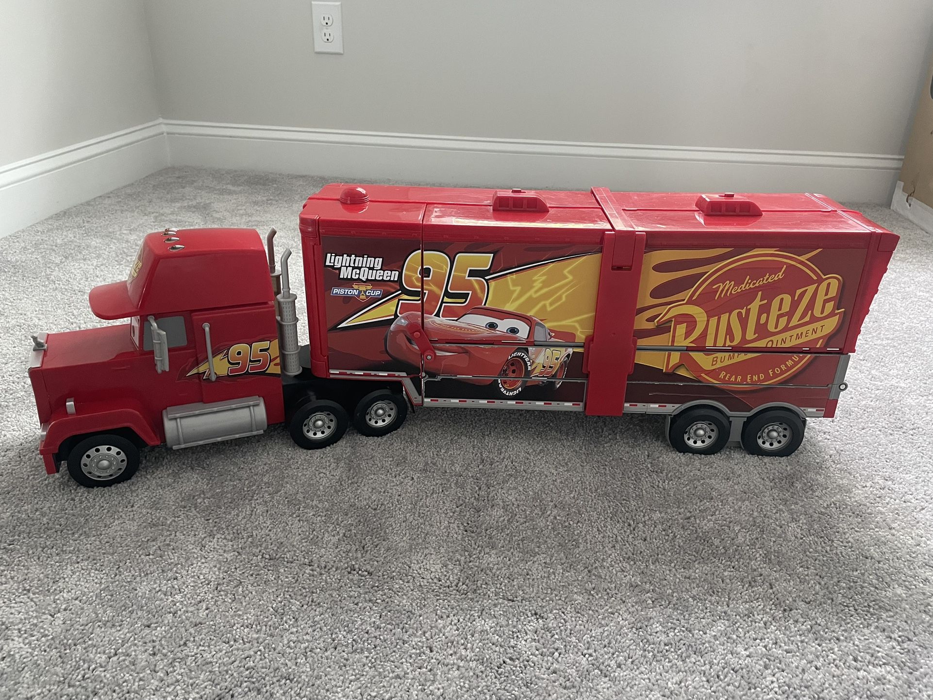 Disney Pixar's Mac racetrack truck