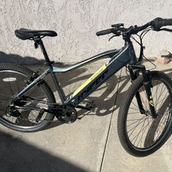 Hyper bicycles 26” Electric Mountain bike