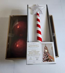 Wondershop Red & White Candy-Stripe Tree Lighting Wand And Set Of 4 Ornaments