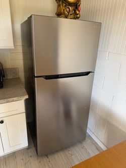 Insignia Stainless Refrigerator with Top Freezer