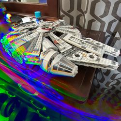 LEGO Star wars Millenium Falcon 