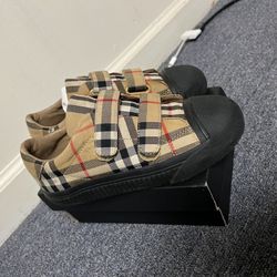 Kid Burberry Shoes Size 34-2/2.5