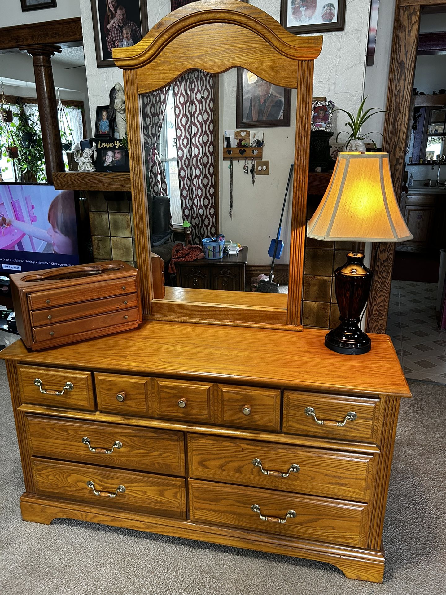 Dresser With Mirror And Lamp With Jewelry Box 
