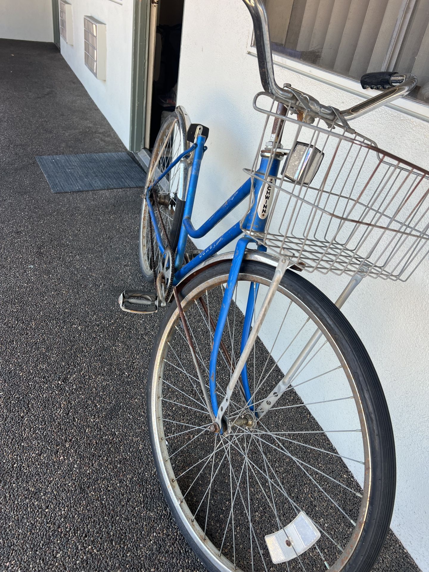 beach cruiser schwinn girls bike