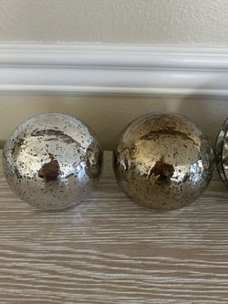 5 Light Up Indoor Snow Balls  Unique Crackled Glass Look