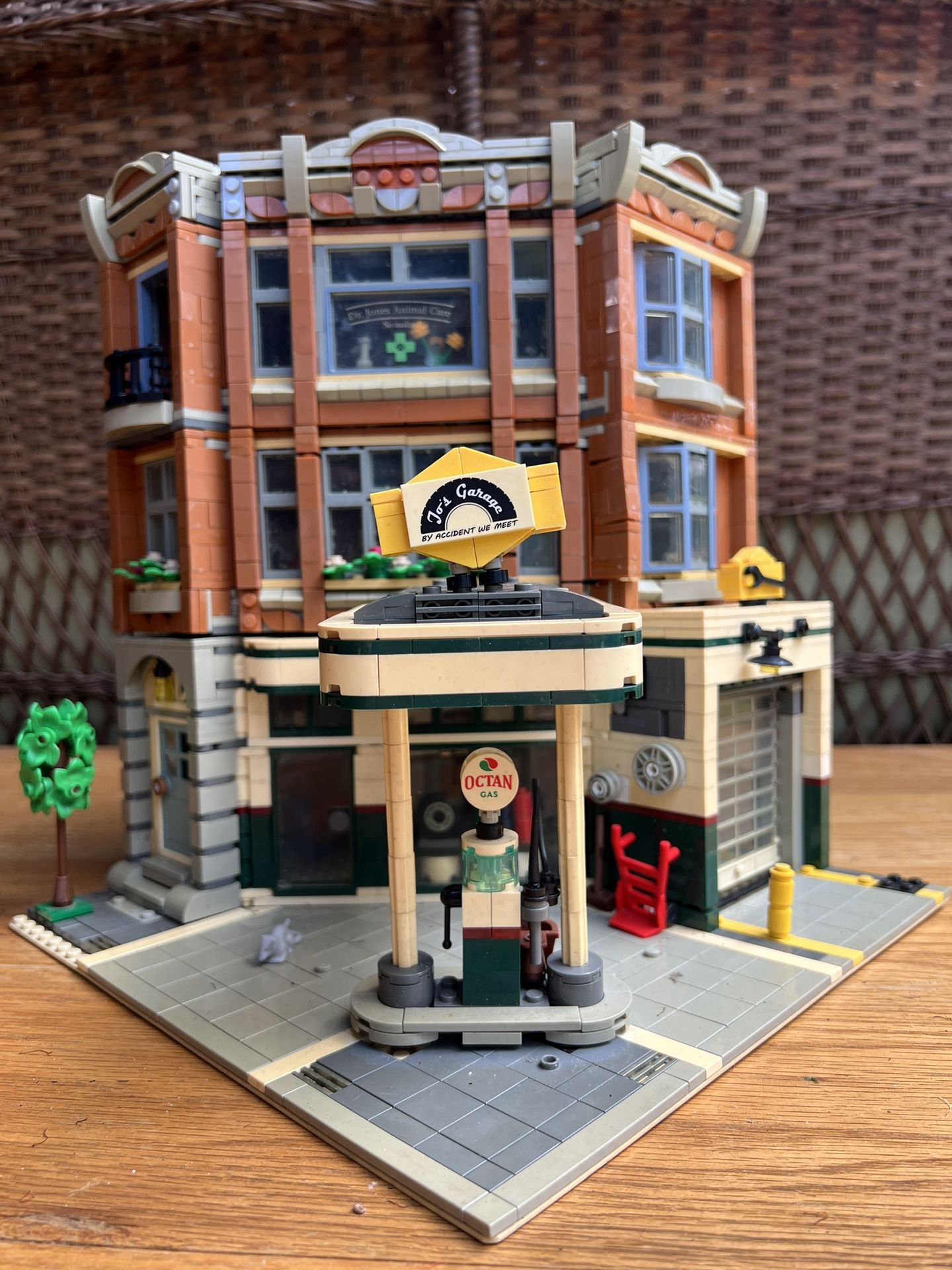 Lego gas station Module Building