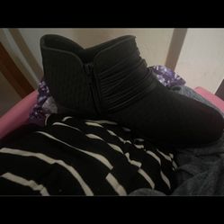 Boots Size 8 1/2 W