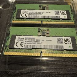 2 SK Hynix 8GB DDR5 5600MHz SODIMM memory modules