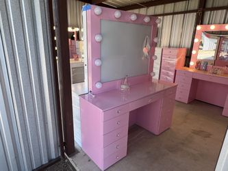 Pink Make up Vanity